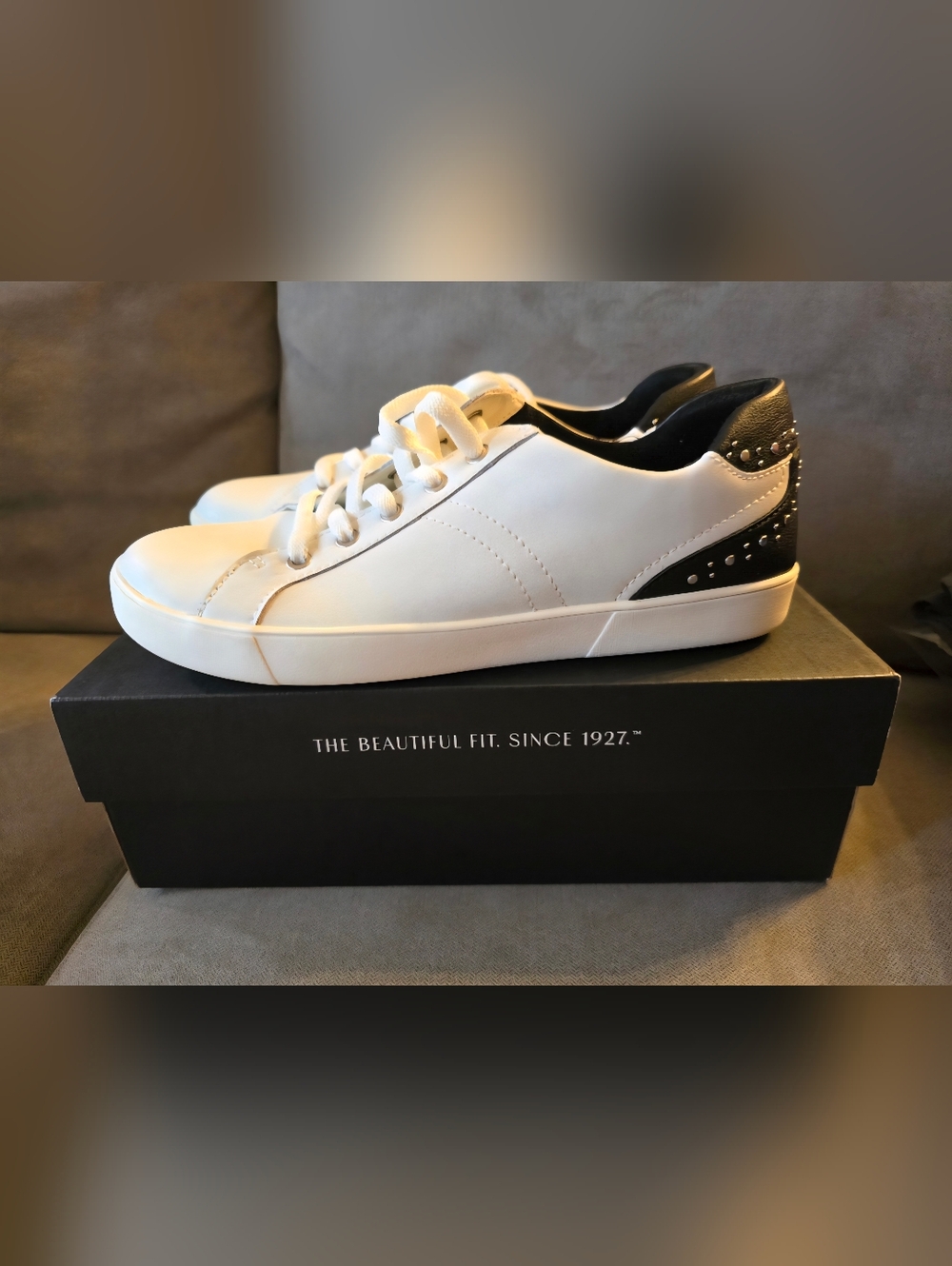 Naturalizer Morrison Sneaker Womens 11 Wide